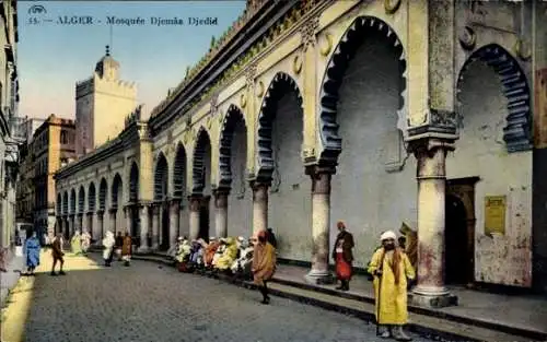 Ak Algier Alger Algerien, Moschee Djemaa Djedid, farbiges Bild, architektonische Elemente, Mensch