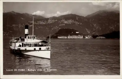 Ak Bellagio Lago di Como Lombardia, Schiff auf dem Wasser, Berge im Hintergrund, idyllische Lands