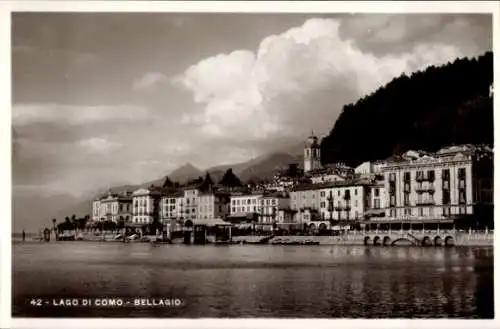 Ak Bellagio Lago di Como Lombardia, Lago di Como,  Uferpromenade,  Gebäude