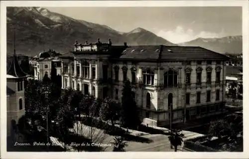 Ak Locarno Kanton Tessin Schweiz, Palais de J, Gebäude, Berge im Hintergrund