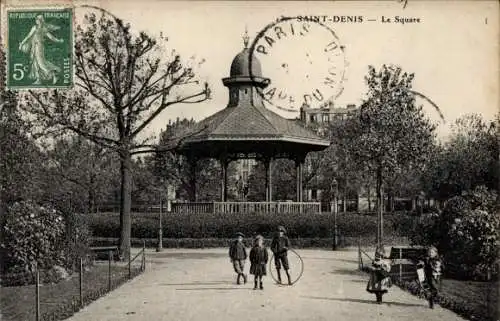 Ak Saint Denis Seine-Saint-Denis, Le Square