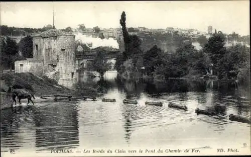 Ak Poitiers Vienne, Flusslandschaft, Brücke,  Gebäude, Natur