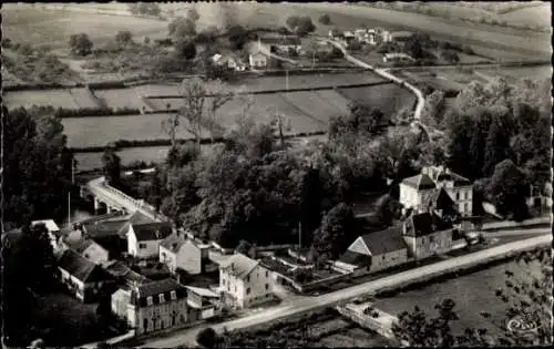 Ak Sermizelles Yonne, Landschaft mit Häusern, Feldern, Wald, Hügeln, teilweise schattiert