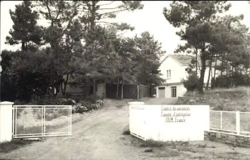Ak Saint Jean de Monts Vendée, Centre de Vacances du Comite Central d'Entreprise, Einfahrt