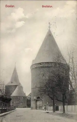 Ak Goslar am Harz, Zwei Türme, Breitetor,  Architektur, schwarz-weiß