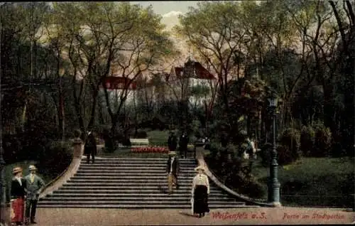 Ak Weißenfels an der Saale, Stadtgarten, Treppe, Menschen, n Gebäude