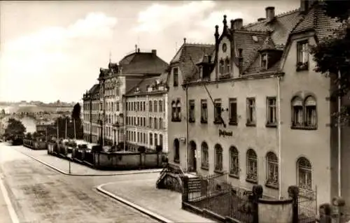 Ak Hartha Mittelsachsen, Post und Schule, Straßenansicht