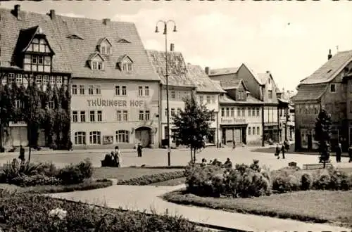 Ak Bad Frankenhausen am Kyffhäuser Thüringen, Thüringer Hof, kleiner Platz,  Gebäude, Menschen, B