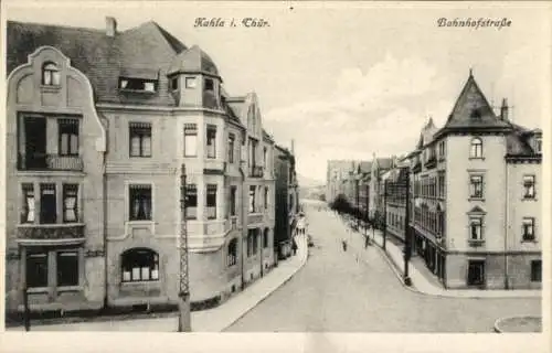 Ak Kahla in Thüringen, Ansicht der Bahnhofstraße, Gebäude, Straßenansicht