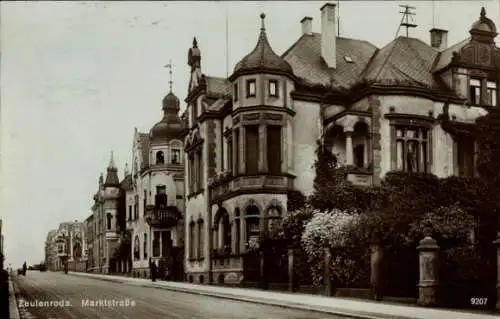 Ak Zeulenroda in Thüringen,  Marktstraße,  Gebäude, schwarz-weiß Bild