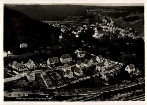 Ak Herrlingen Blaustein in Württemberg, Luftaufnahme von  Häuser, Landschaft, Kirche