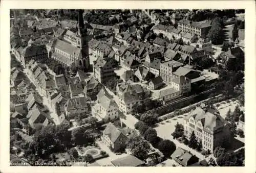 Ak Radolfzell am Bodensee, Luftaufnahme von Radolfzell, Häuser, Kirche, Stadtansicht, Bodensee