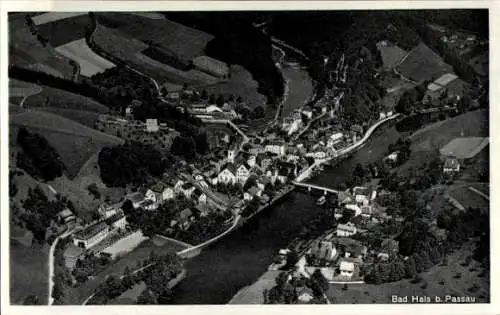 Ak Hals Passau in Niederbayern, Luftaufnahme eines Ortes, Fluss, Häuser, Brücke