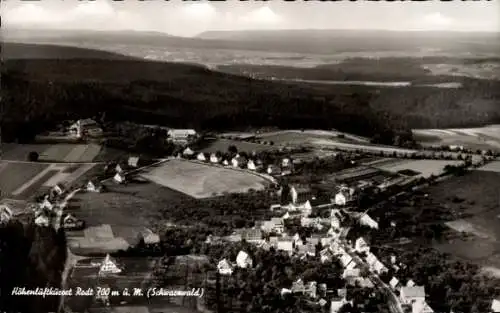 Ak Rodt Loßburg im Schwarzwald, Luftaufnahme eines Dorfes, Höhenlage 700 m, Wälder und Felder