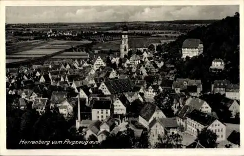 Ak Herrenberg in Württemberg, Luftaufnahme von  viele Häuser, Kirche, ländliche Umgebung
