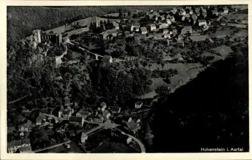 Ak Hohenstein im Taunus, Luftaufnahme von Hohenstein, Aartal, mittelalterliche Burg, Häuseransich