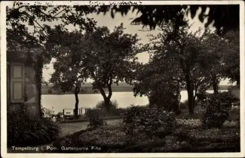 Ak Czaplinek Tempelburg Pommern,  Gartenpartie, See, Bäume, Sitzgelegenheiten