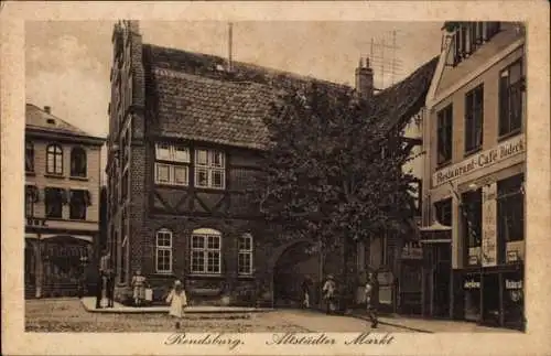 Ak Rendsburg in Schleswig Holstein, Altstädter Markt, Restaurant-Cafe Radeck,  Gebäude, Personen
