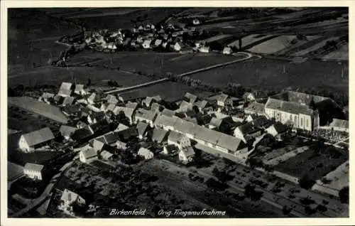 Ak Birkenfeld an der Nahe, Luftaufnahme von  Häuser, Felder, Landschaft, 1939