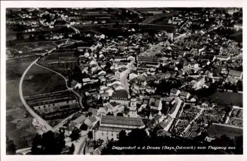 Ak Deggendorf im Bayerischen Wald Niederbayern, Luftaufnahme, Stadtansicht, Donau,  Architektur, 