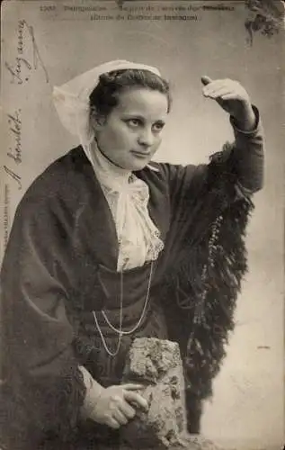 Ak Paimpol Côtes d’Armor, junge Frau in Tracht