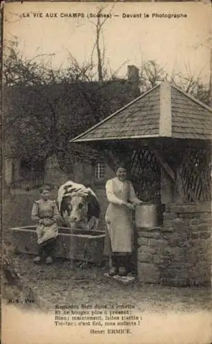 Ak Französisches Landleben, Frauen am Brunnen, Kuh, Henri Ermice