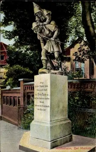 Ak Hildesheim in Niedersachsen, Denkmal, Statue, Als Motiv, Schild, Inschrift