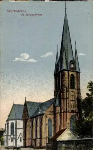 Ak Saarbrücken im Saarland, St. Jakobskirche, hoher Kirchturm, Wolken, Baum