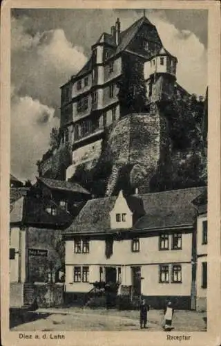 Ak Diez an der Lahn, Burg auf einem Hügel, Häuser im Vordergrund, Schwarz-Weiß-Foto