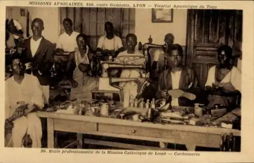 Ak Lomé Togo, École professionnelle de la Mission Catholique, Cordonnerie, Schuhmacher Unterricht