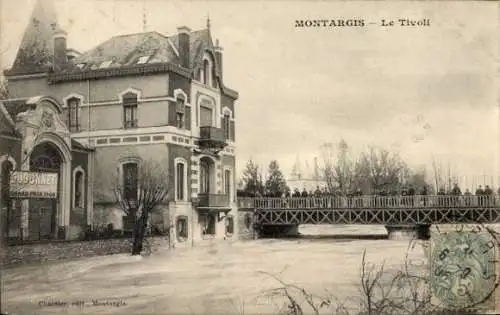 Ak Montargis Loiret, Le Tivoli, Gebäude, Brücke, Fluss, Personen auf der Brücke