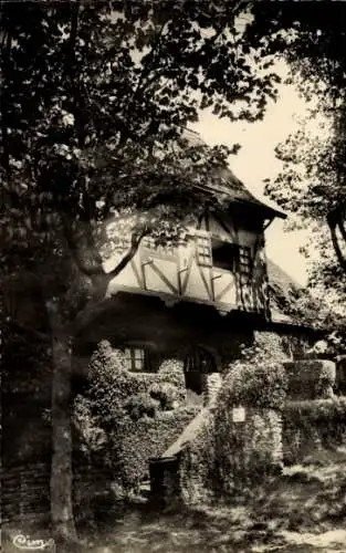 Ak Rochefort en Terre Morbihan, Teilansicht vom Fachwerkhaus