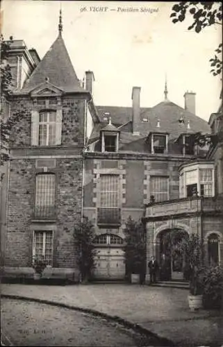 Ak Vichy Allier, Pavillon Sévigné,  Architektur, gepflasterte Straße, Pflanzen