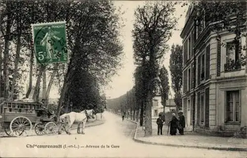 Ak Châteaurenault Indre et Loire, Bahnhofstraße, Kutsche