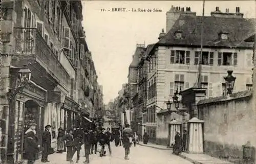 Ak Brest Finistère,  Rue de Siam, Geschäftsstraße,  Atmosphäre, Menschen auf der Straße