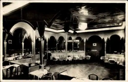 Ak Leipzig, Elegantes Restaurant, stilvolle Architektur, viele Tische und Stühle