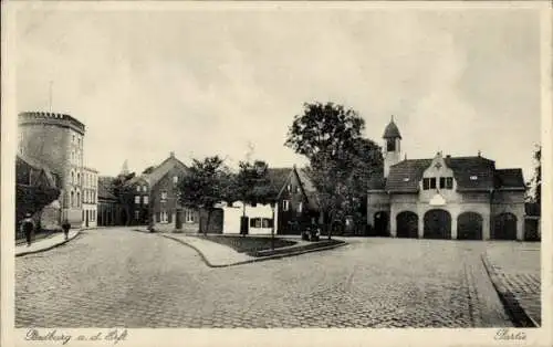 Ak Bedburg an der Erft, Stimmungsvolle Ansichten, Straße mit alten Gebäuden,  Architektur