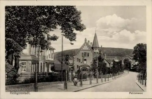 Ak Heilbad Heiligenstadt Eichsfeld Thüringen, Historische Architektur, Petristrasse, Bäume, Wolke