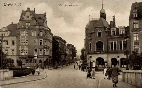 Ak Greiz im Vogtland Thüringen, Stadtansicht, Carolinenstraße, Gebäude, Personen, Vintage-Stil