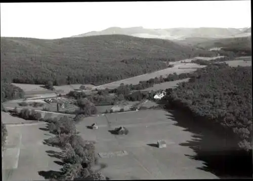 Ak Buhlbronn Schorndorf in Württemberg, Blick auf Buhlbronn mit bewaldeten Hügeln im Hintergrund.