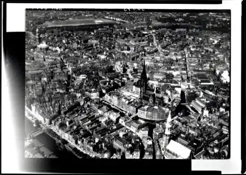 Ak Hamburg Mitte Altstadt, Hopfenmarkt und die St. Nikolaikirche, Fliegeraufnahme