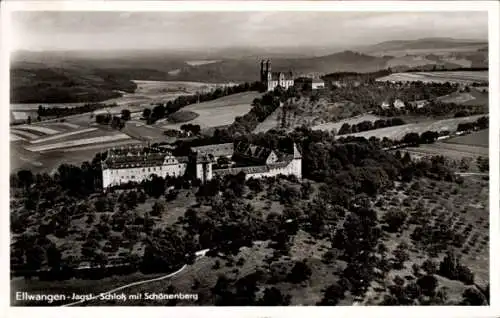 Ak Ellwangen Jagst in Baden Württemberg, Fliegeraufnahme vom Schloss mit Schönenberg