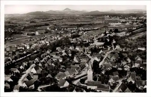 Ak Faurndau Göppingen in Württemberg, Luftaufnahme von Faurndau, Kirchturm, Häuser, Landschaft, V