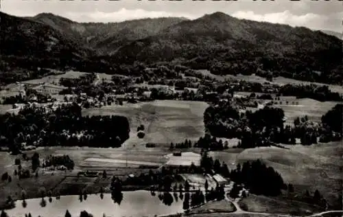 Ak Bad Heilbrunn in Oberbayern, Landschaft mit Bergen, Wiesen, Feldern, Seen, Wald