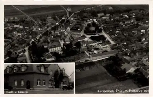 Ak Kerspleben Erfurt Thüringen, Luftaufnahme von  Gebäude, Landschaft, Gasthaus und Bäckerei