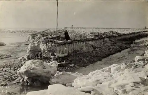 Foto Ak Nordseebad Wangerooge in Ostfriesland, Eiswinter, Hauptdamm