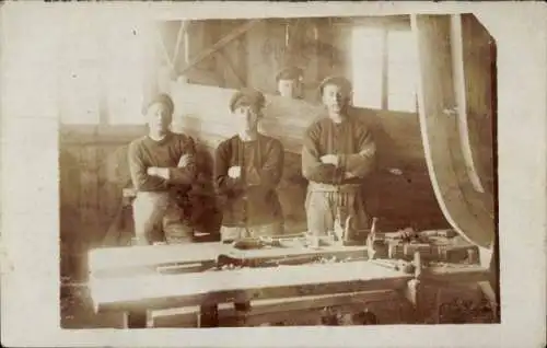 Foto Ak Schiffbauer, Vier Männer, Gruppenfoto
