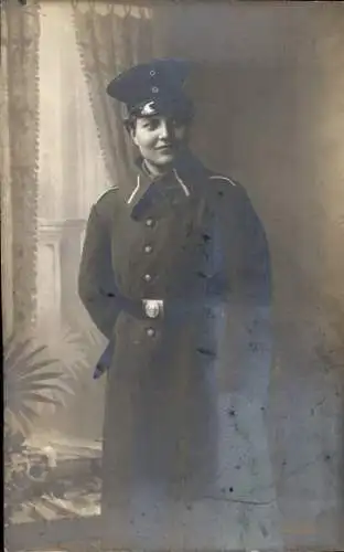 Foto Ak Frau in Uniform, Porträt, Kaiserzeit