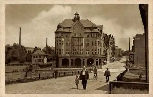 Ak Varnsdorf Warnsdorf Reg. Aussig, Straßenansicht, Passanten