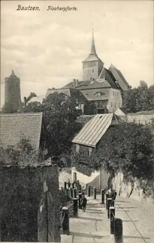 Ak Bautzen in der Oberlausitz, Historische Stadtansicht, Fischerpforte, Türme, Häuser, Straße